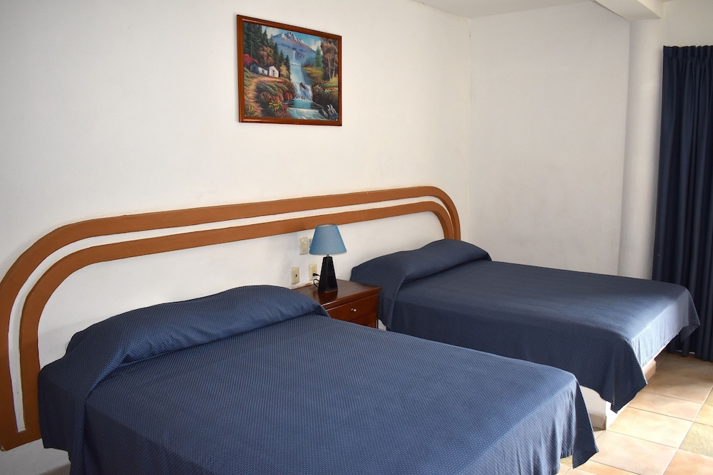 Hotel Plaza Almendros, Isla Mujeres 6/39