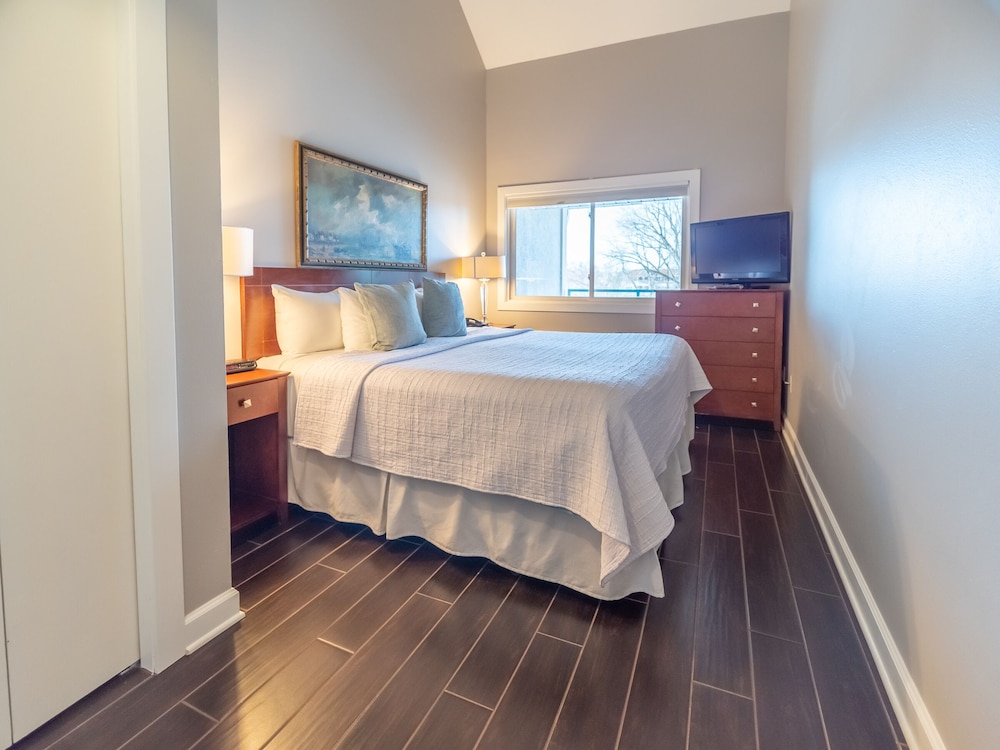 Loft, Suite, 2 Queen Beds, with View, Sofa