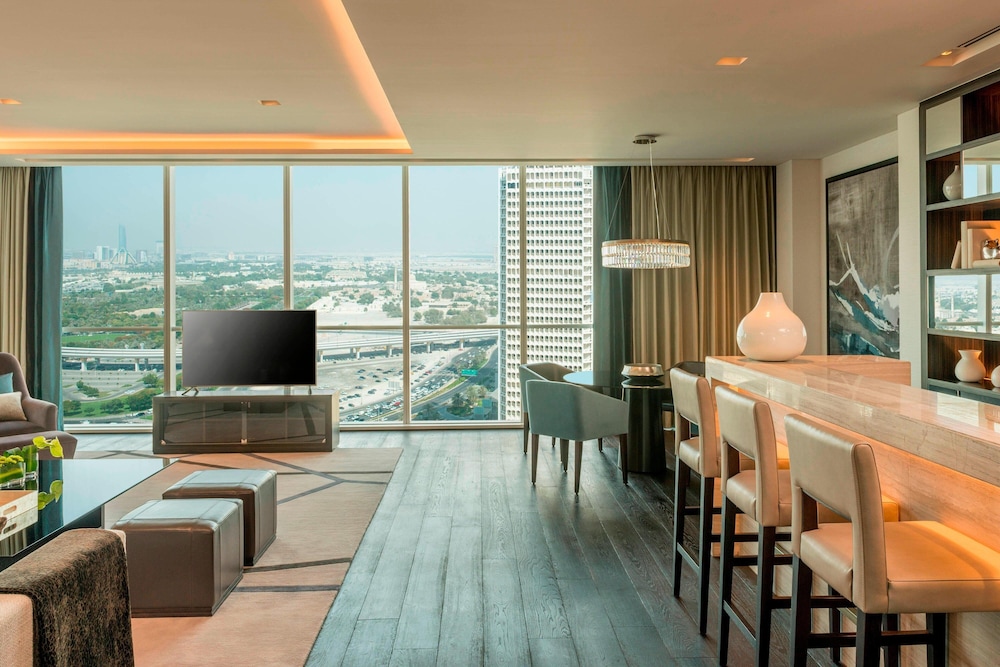 Sheraton Grand Hotel Dubai 44/45