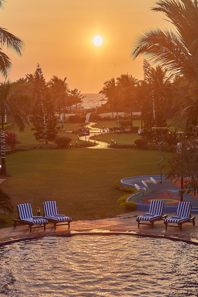 Royal Orchid Beach Resort & Spa, Goa 60/67