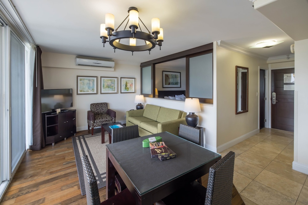 Regency on Beachwalk Waikiki by OUTRIGGER 35/50
