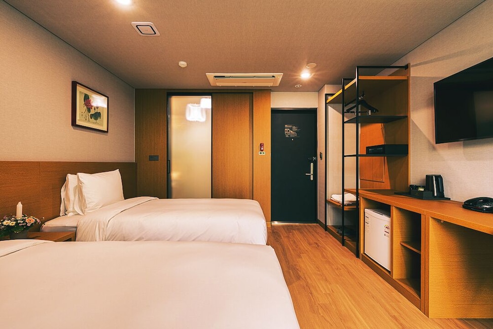 Kwangsu Hotel 17/52
