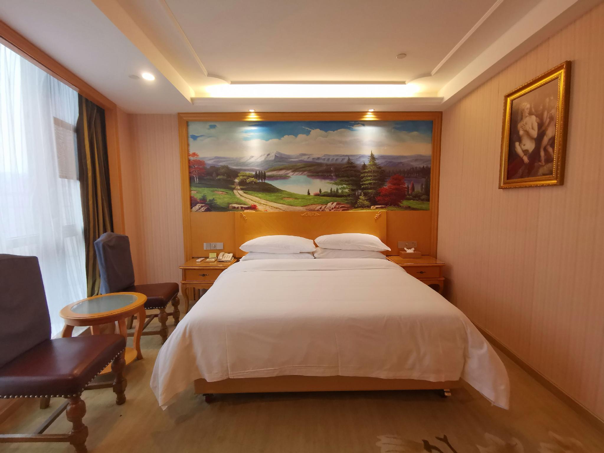 Vienna International Hotel (Yuhang Yuhang High Speed Railway Station) 10/30