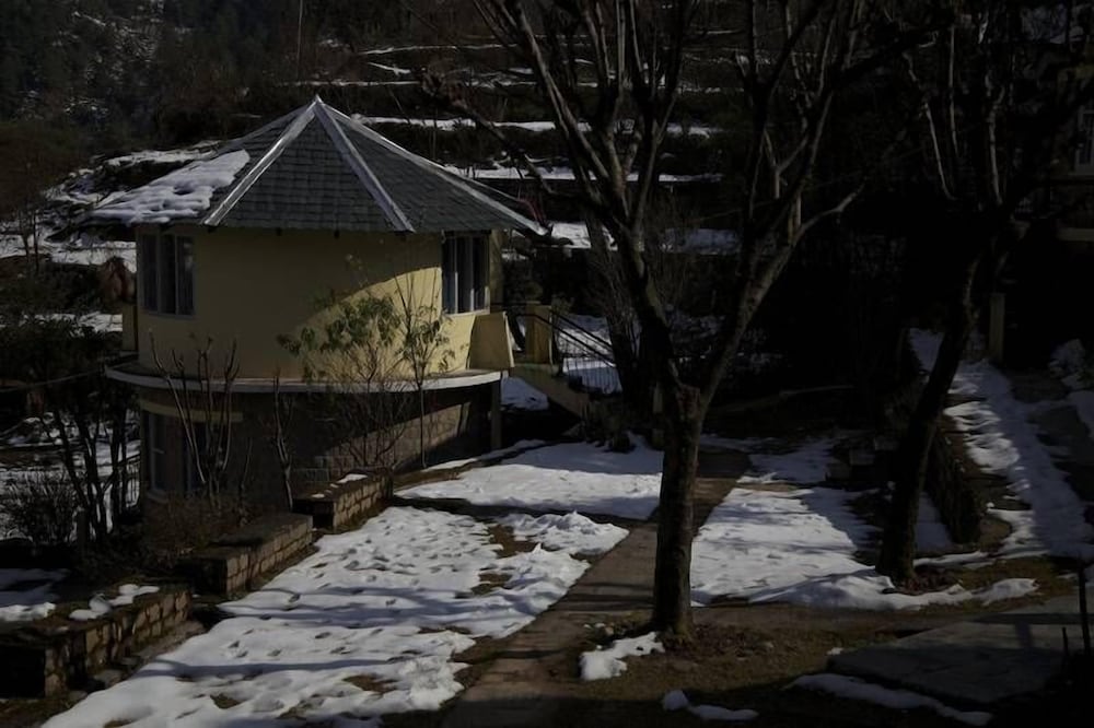 Udechee Huts 49/52