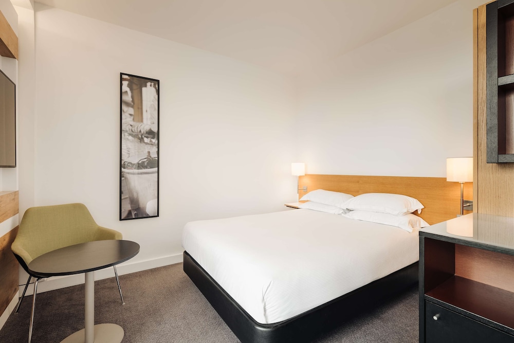 Doubletree By Hilton Amsterdam Centraal Station 16/88