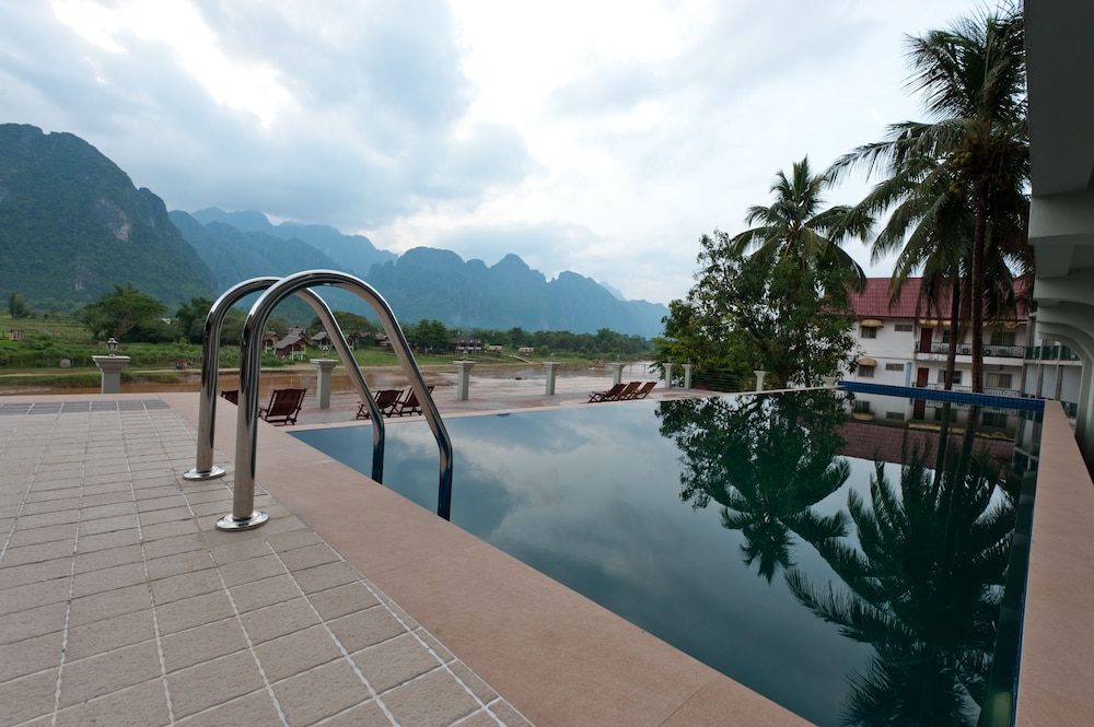 Silver Naga Hotel 56/58