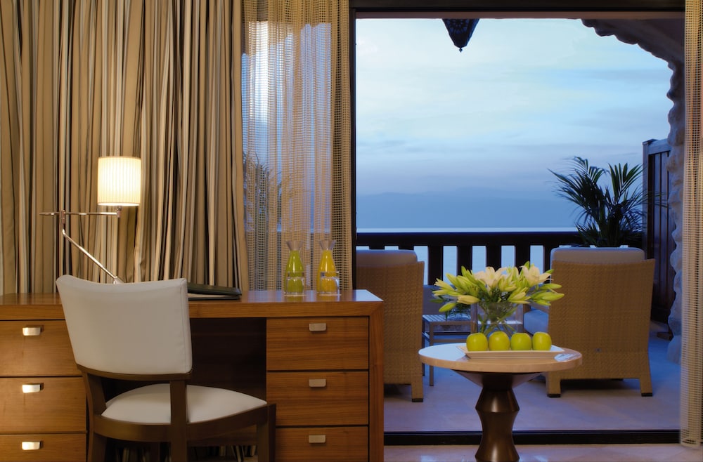 Movenpick Resort and Spa Dead Sea 61/75