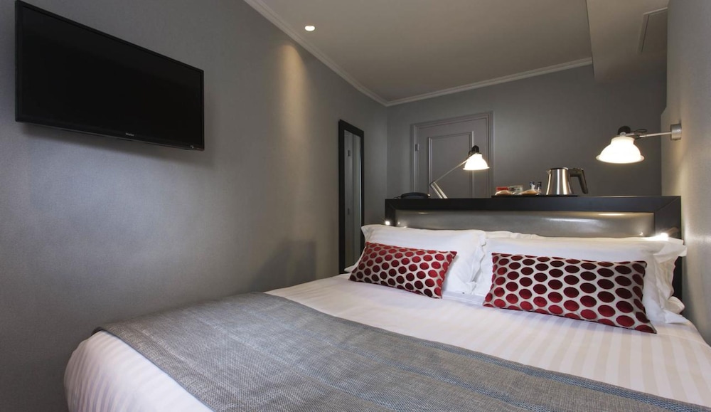 ROOM, SINGLE