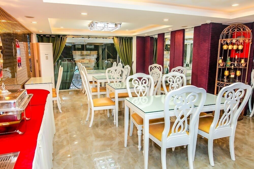 restaurant cafeteria