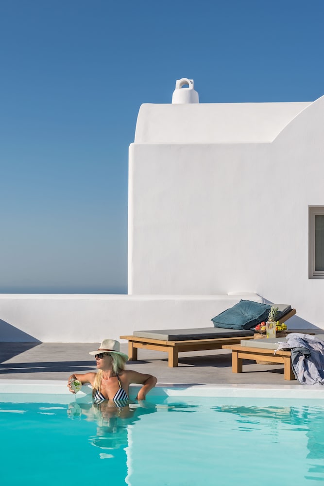 White & Co. Exclusive Island Villas 41/45