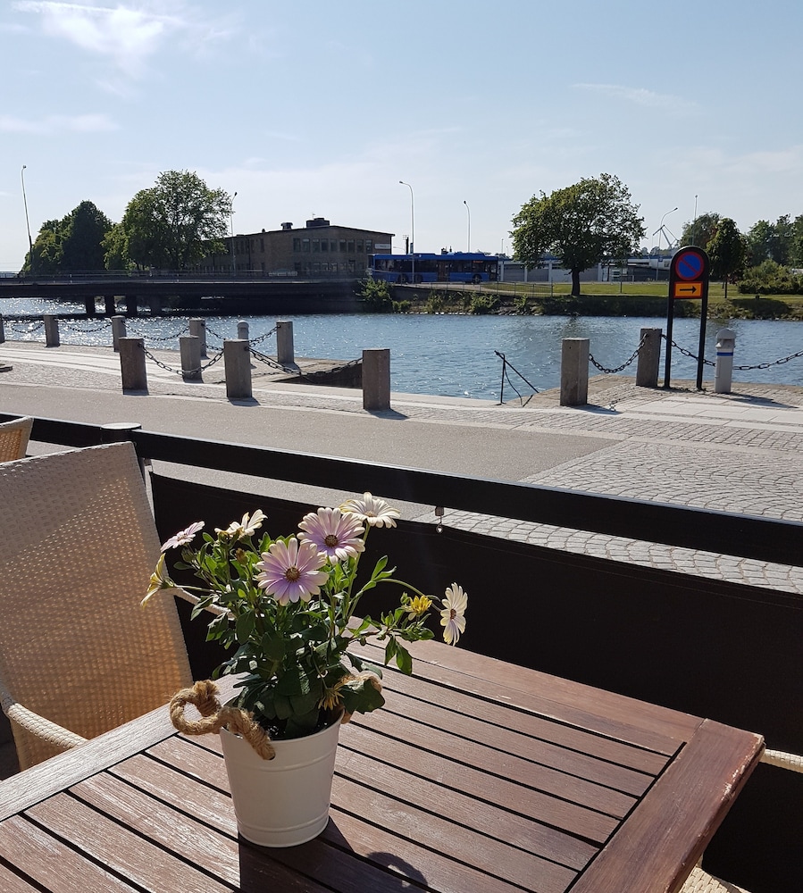 Strand Hotell 4/33