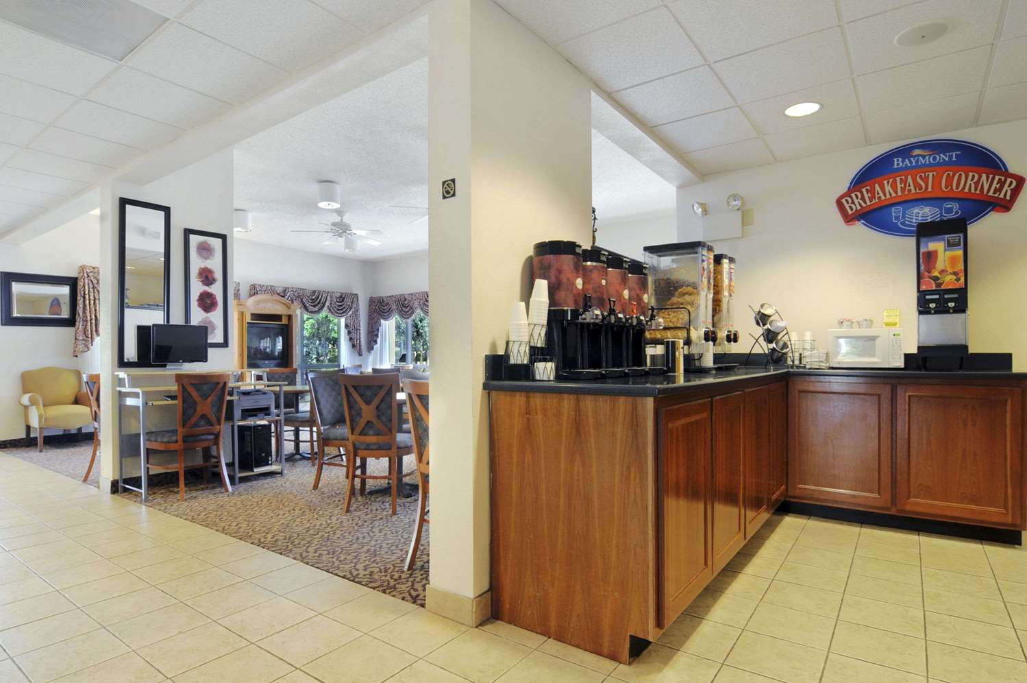 Baymont by Wyndham Tallahassee 36/50