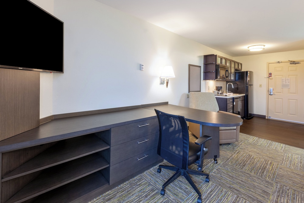 Candlewood Suites Kalamazoo 42/50