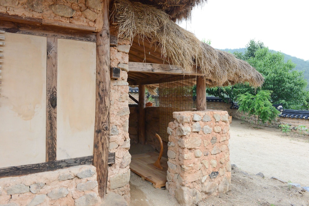 Jukheon Traditional House 9/50