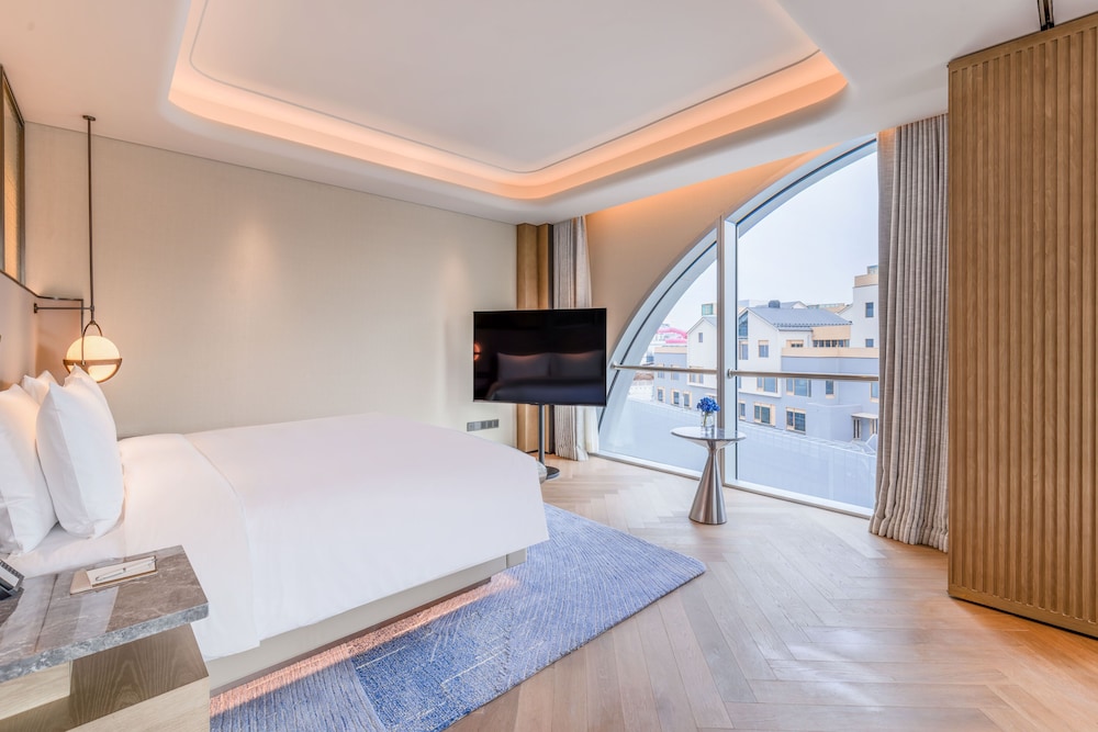 Deluxe, Suite, City View