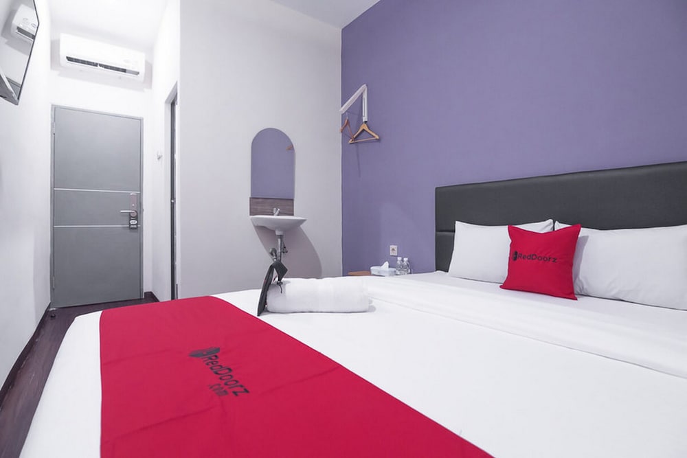 Reddoorz Near Itc Mangga Dua 8/37