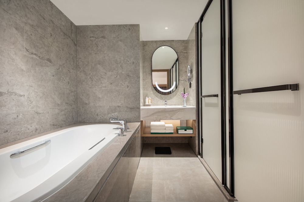 Holiday Inn Shanghai Nanjing Road 17/75