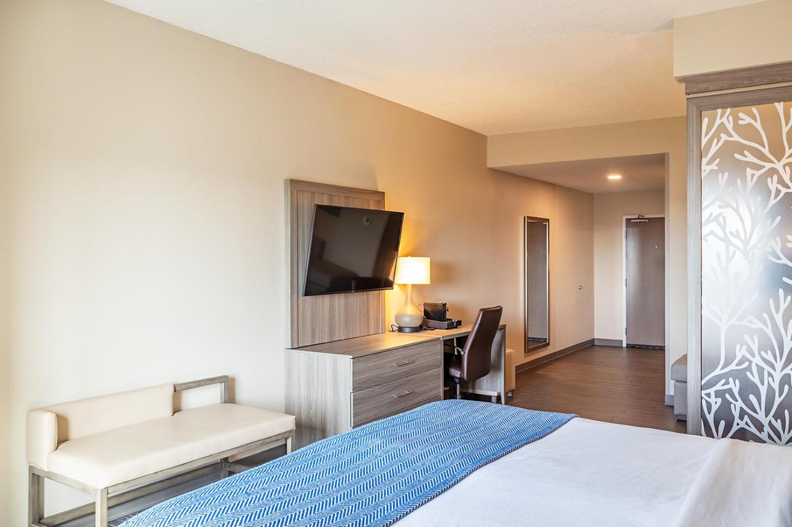 Master, Suite, King Bed, Sofa