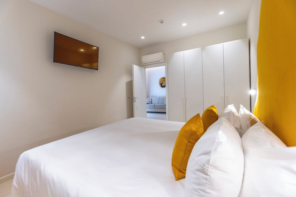 Opera Relais De Charme 24/72