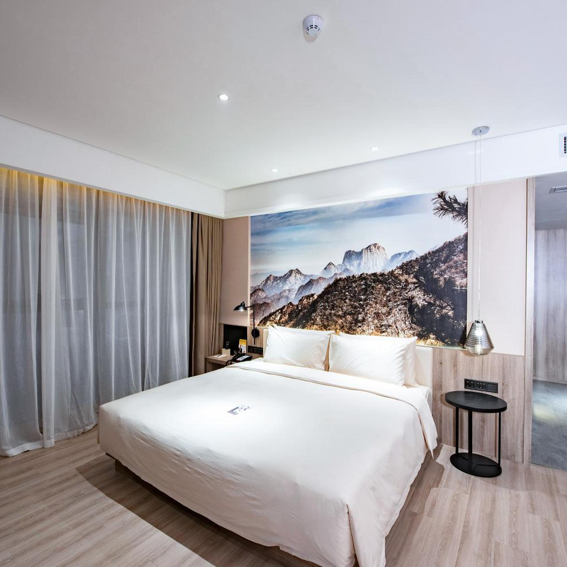 Atour Hotel (Xi an North High-speed Railway Station) 27/43