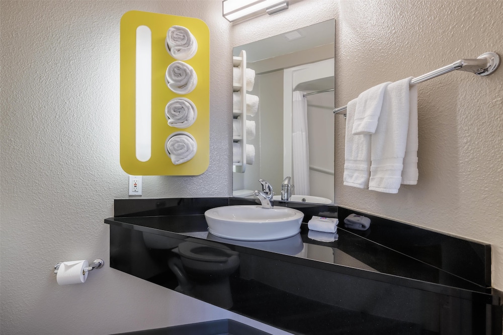 Motel6 Missoula, MT 60/65