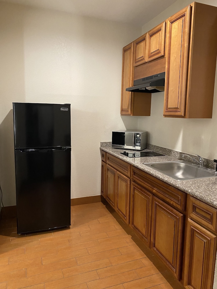 Americas Best Value Inn & Suites Houston NW 5/36