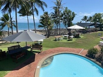 Dolphin Heads Resort 1/72