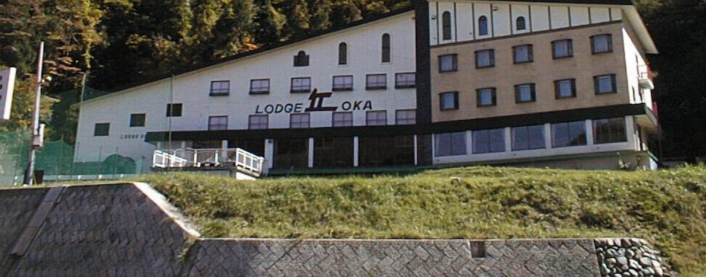 Lodge Oka 4/50