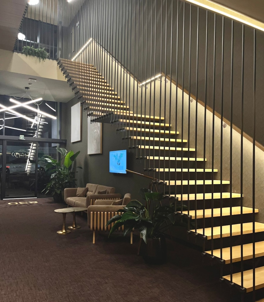 Hotel Le 830 46/49