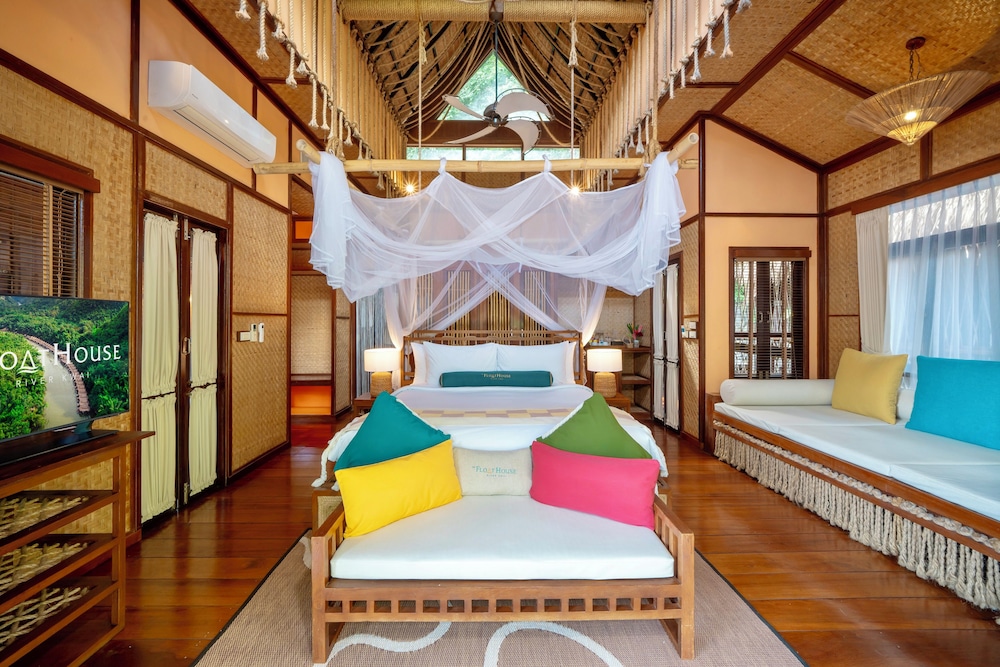The Float House River Kwai 12/47