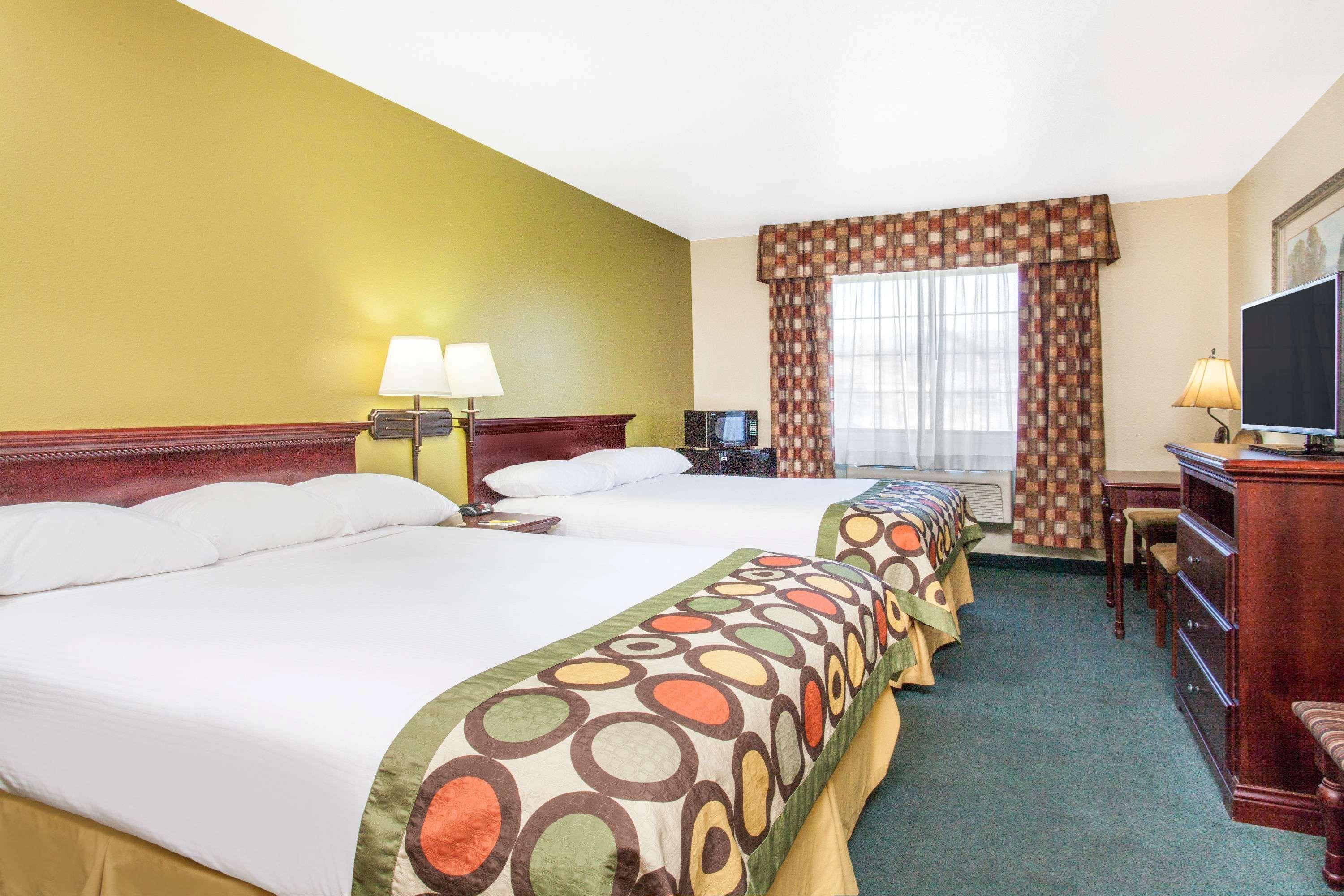 Room, 2 Queen Beds