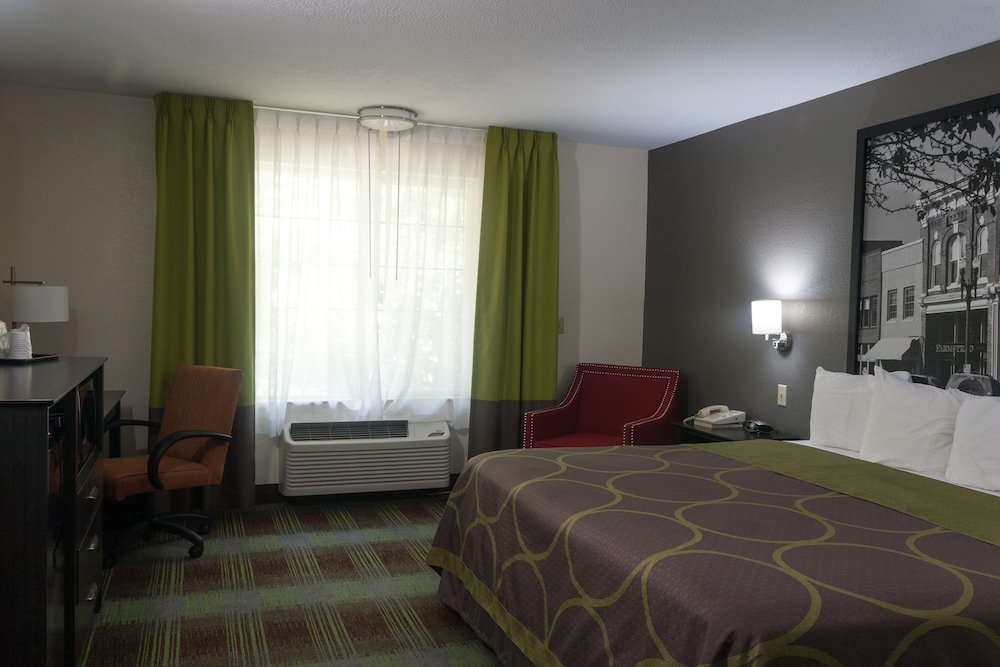 Super 8 by Wyndham Arkansas City KS 7/29