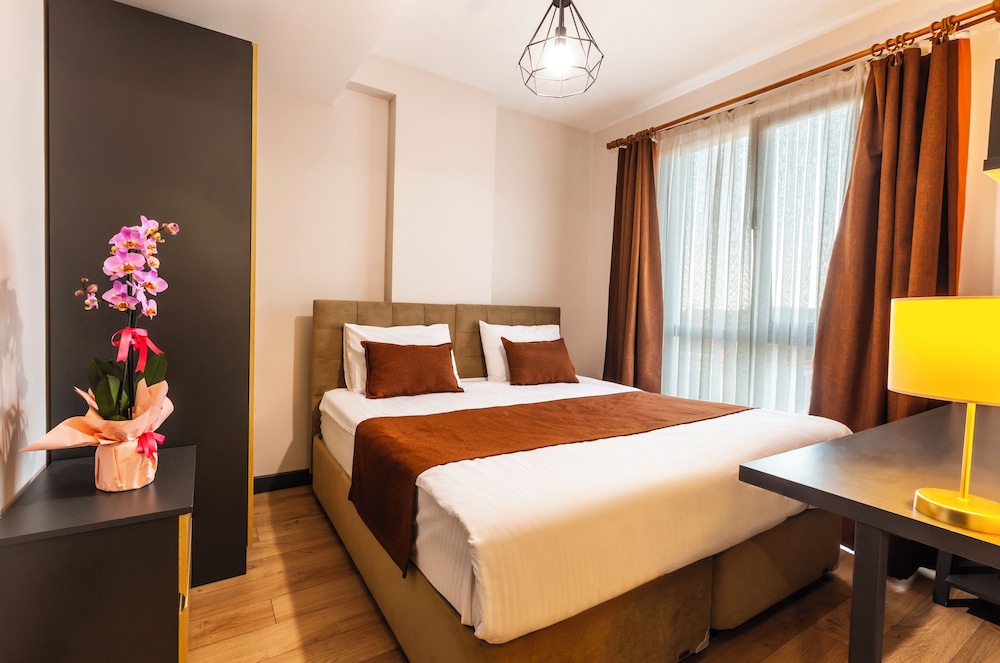 North Star Hotel 23/43