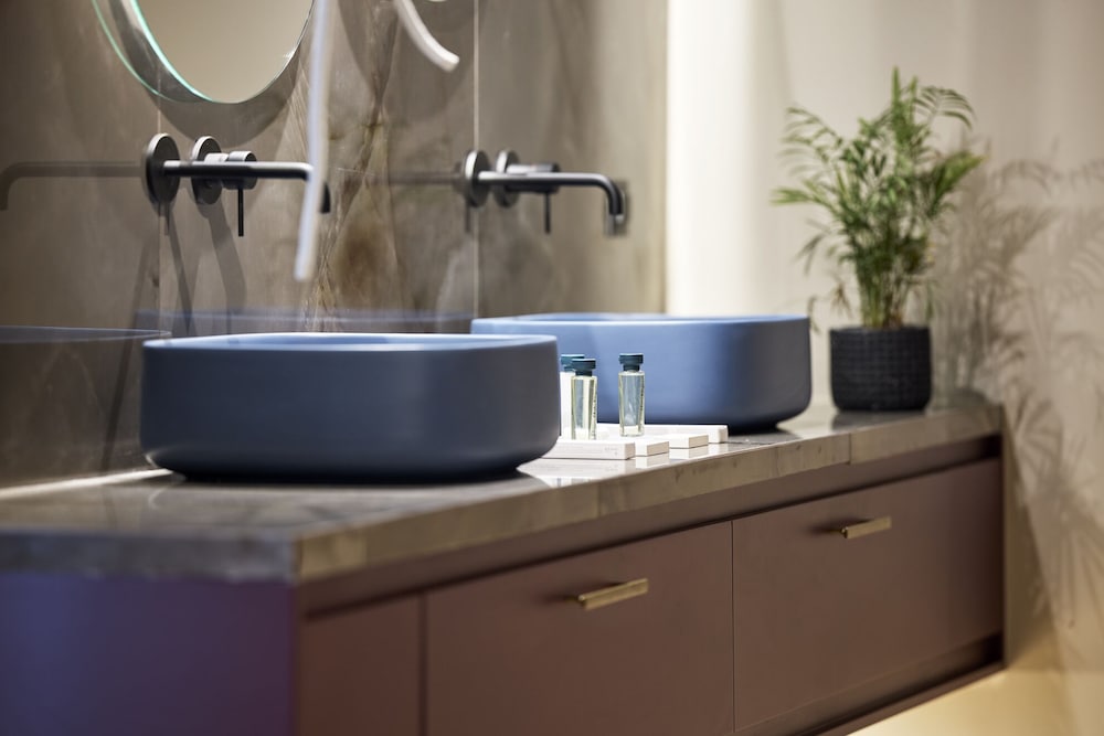 Cama Luxury Suites 2/58