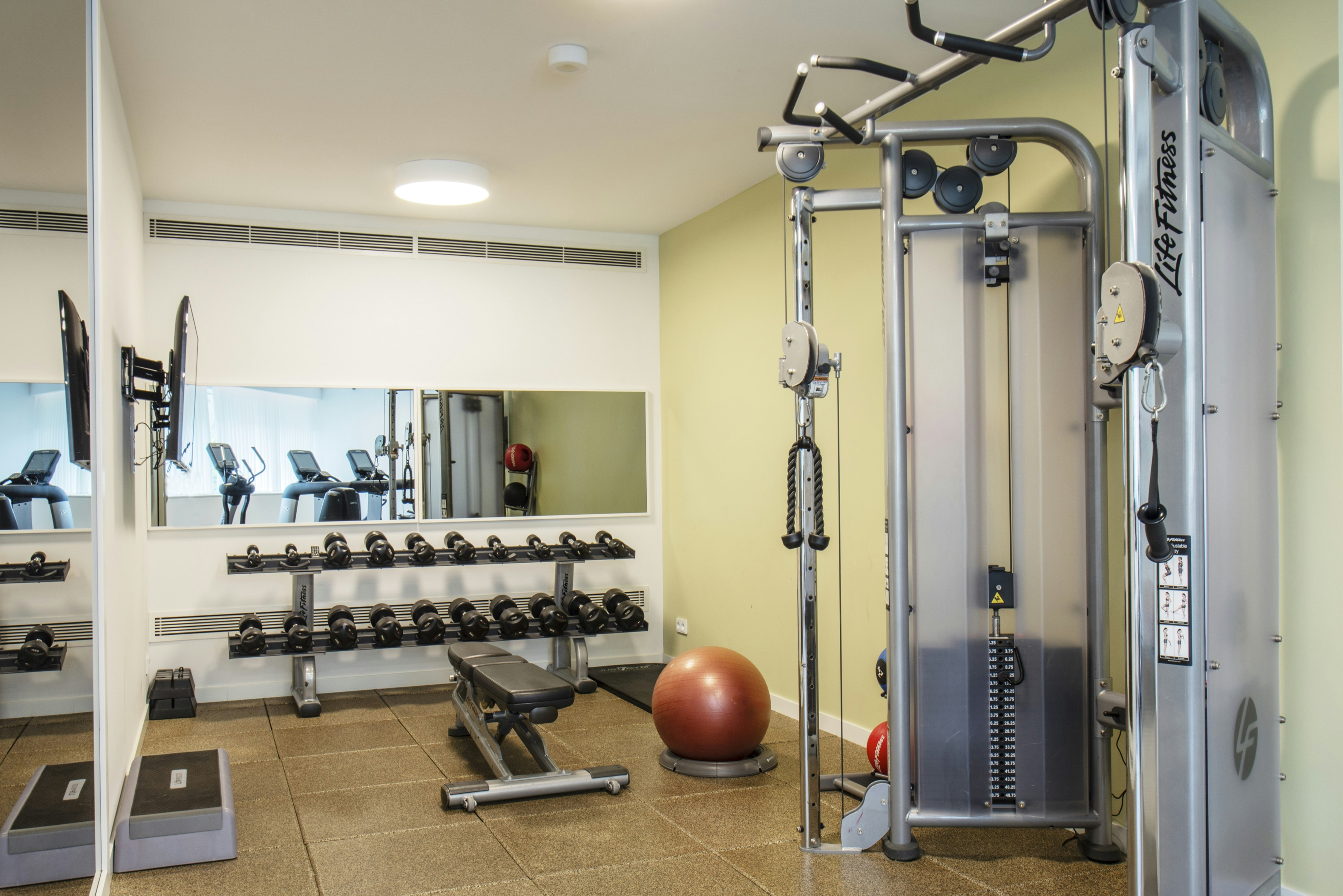 Doubletree By Hilton Wroclaw 40/77