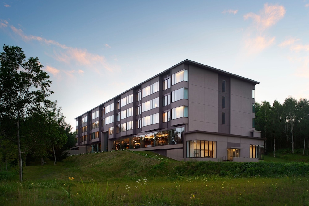 Higashiyama Niseko Village, a Ritz-Carlton Reserve 1/42