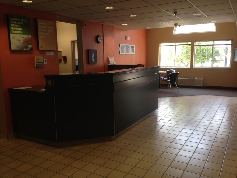 Motel6 Olathe, KS 9/49