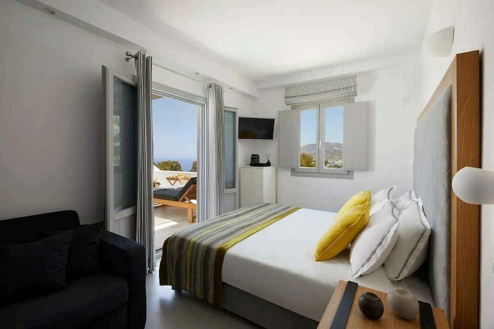 2 BEDROOMS, ELEGANT, GRAND, SUITE, SEA VIEW, TOP FLOOR