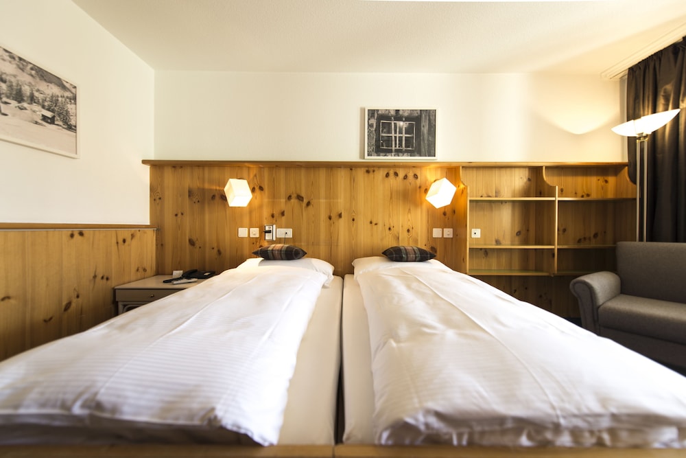 Spengler Hostel 7/29