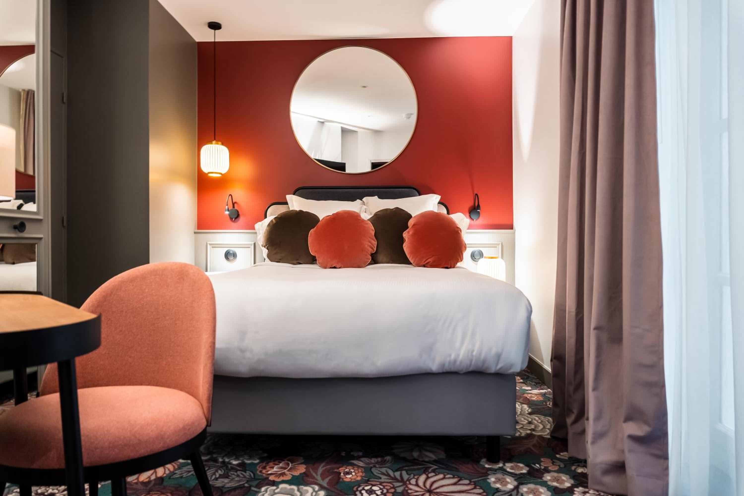 Room, Queen Bed, Small