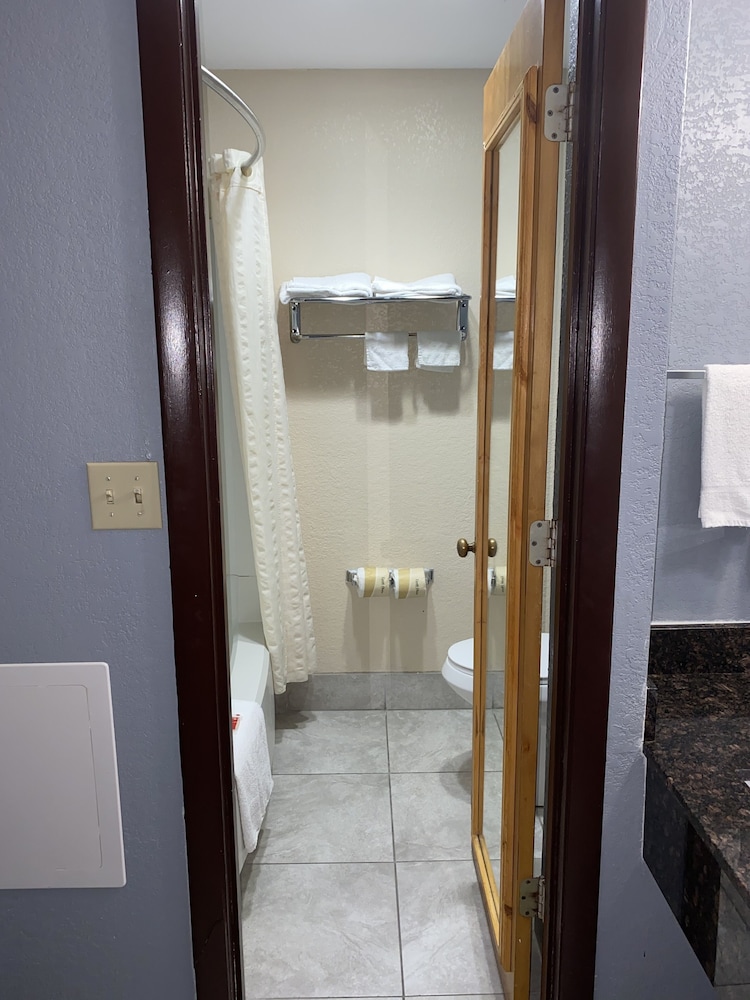 Econo Lodge Lafayette 23/57