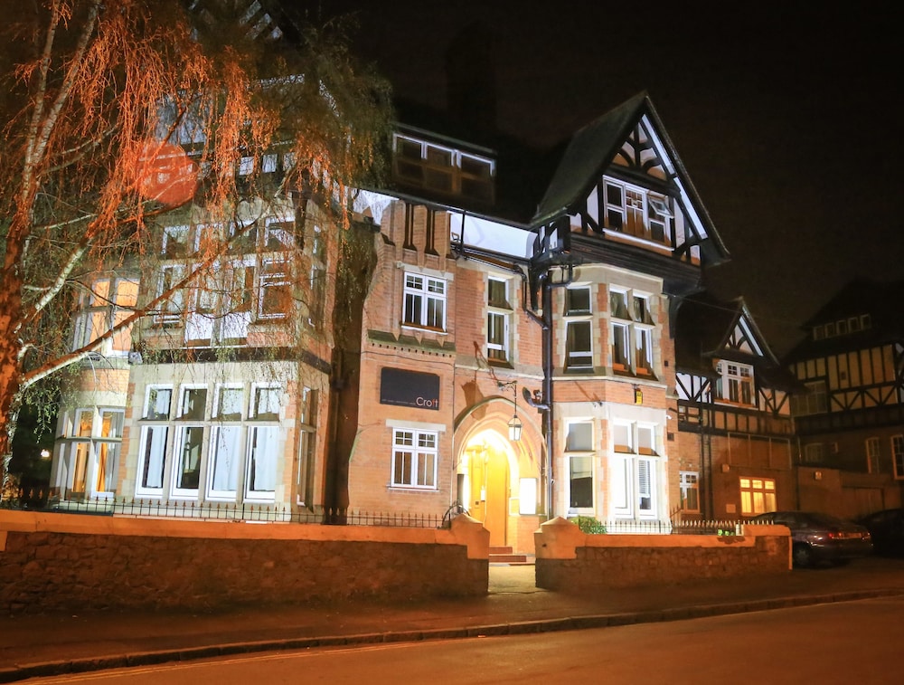 Croft Hotel 5/60