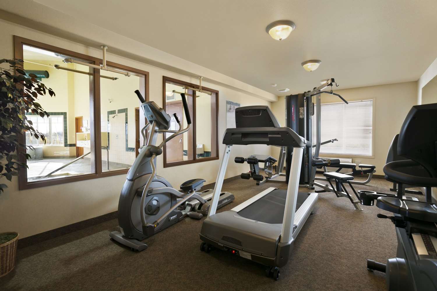 Super 8 By Wyndham Fort Nelson Bc 3/8