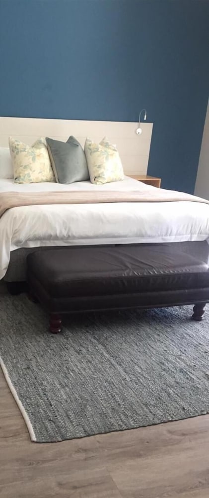 The Hill Boutique Bed & Breakfast 24/30
