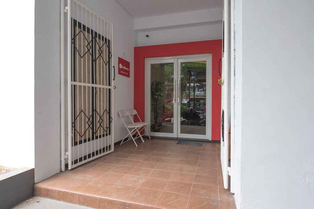 Reddoorz Near Itc Mangga Dua 25/37