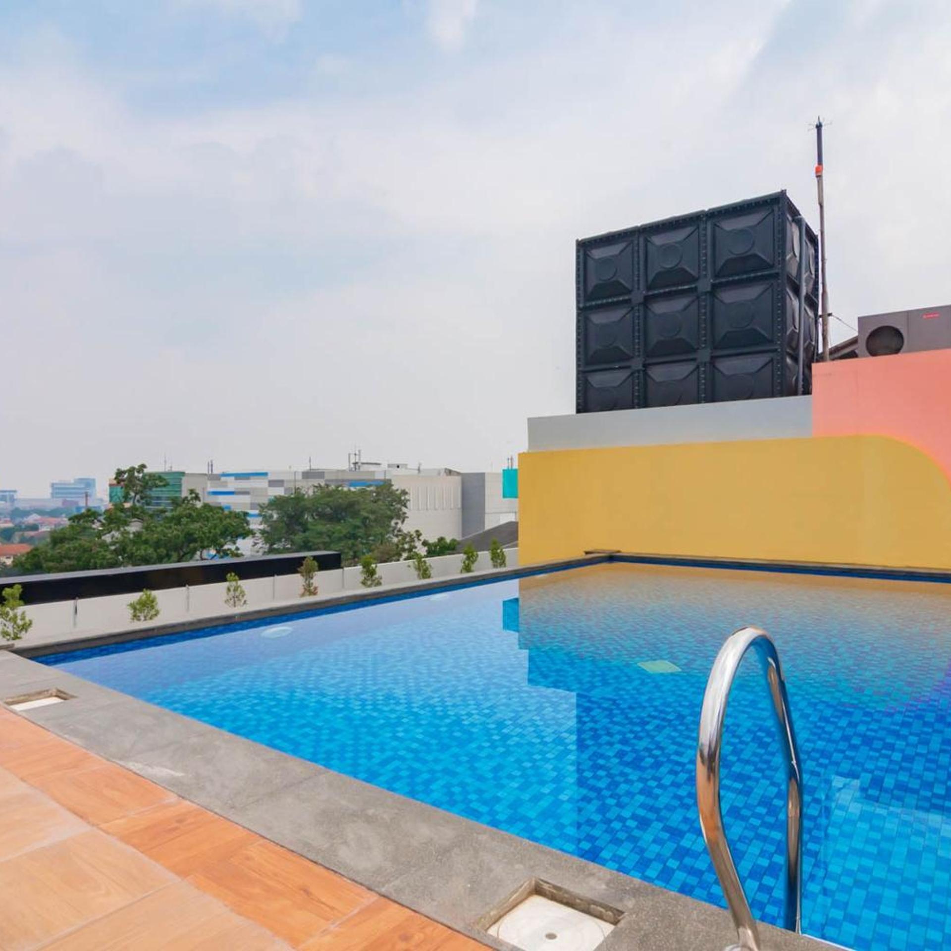 Sans Hotel Alexander Bandung 65/66
