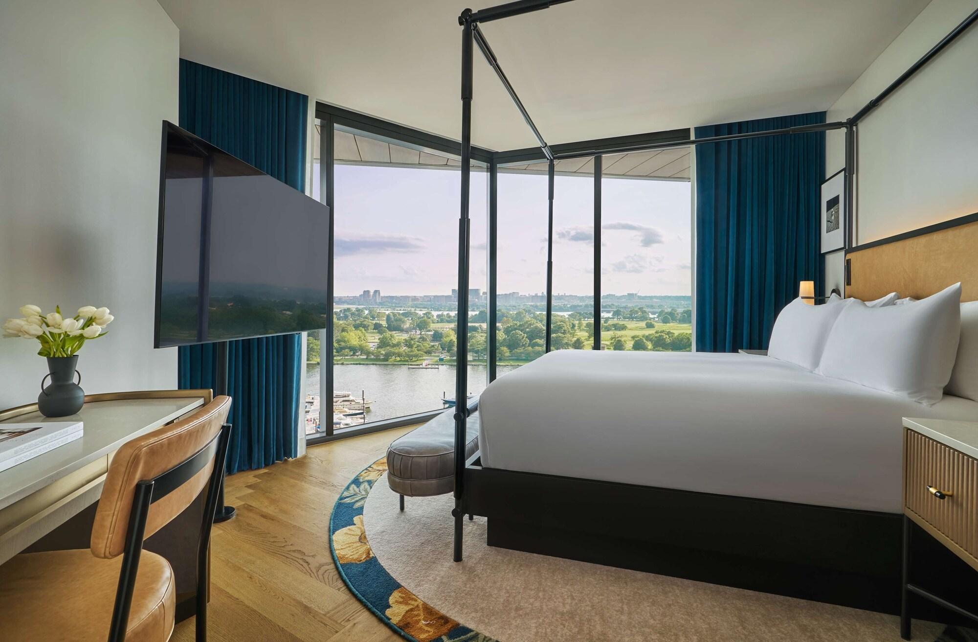 2 Bedrooms, Pendry, Suite