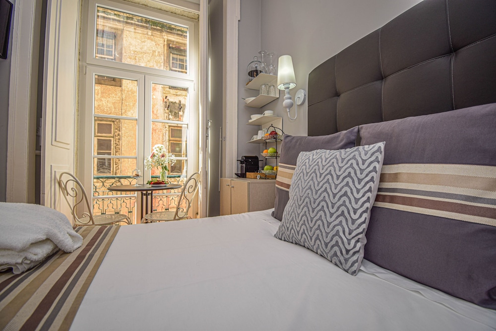 B In Lisbon Downtown Suites 12/51
