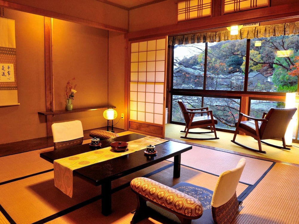 Heihachi Tea House Inn 27/40