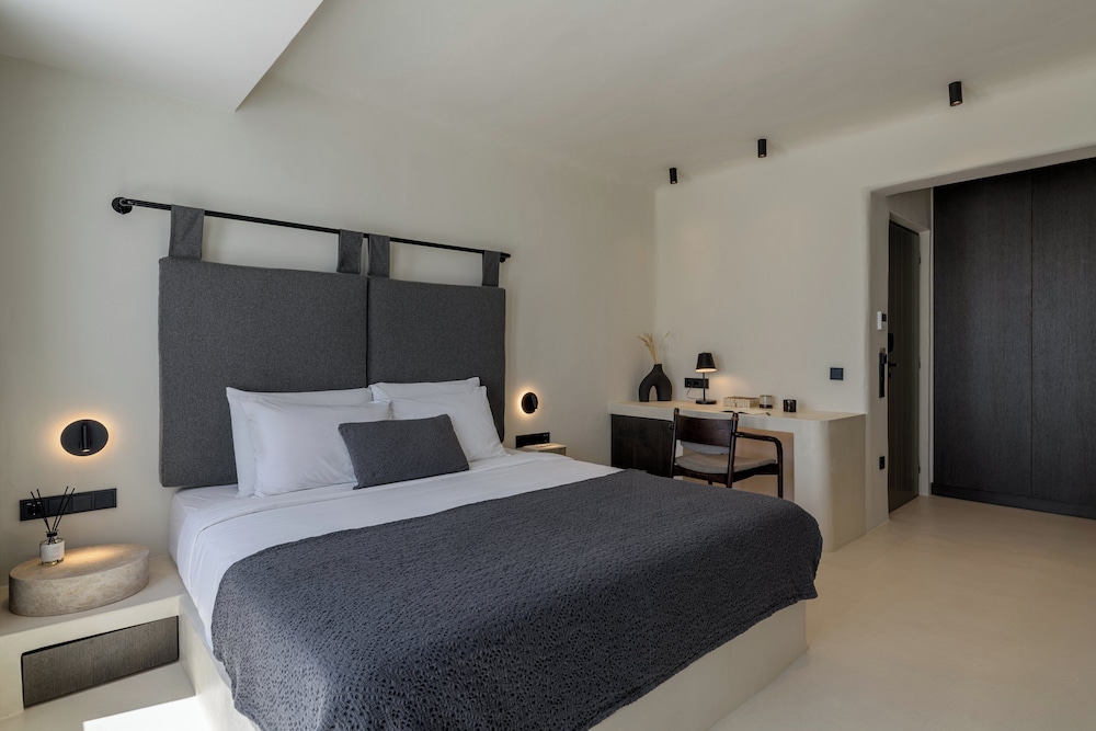 DELUXE, SEA VIEW